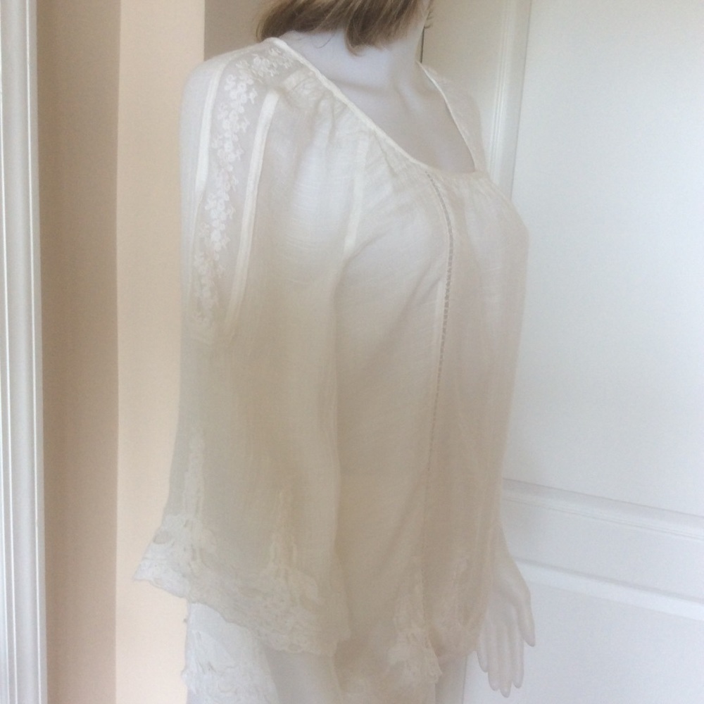 Solitaire Blouse - Picture 2 of 5